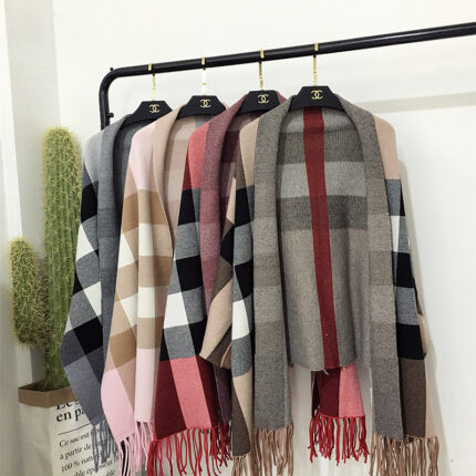 Cape de style tendance à franges à la mode pour femmes